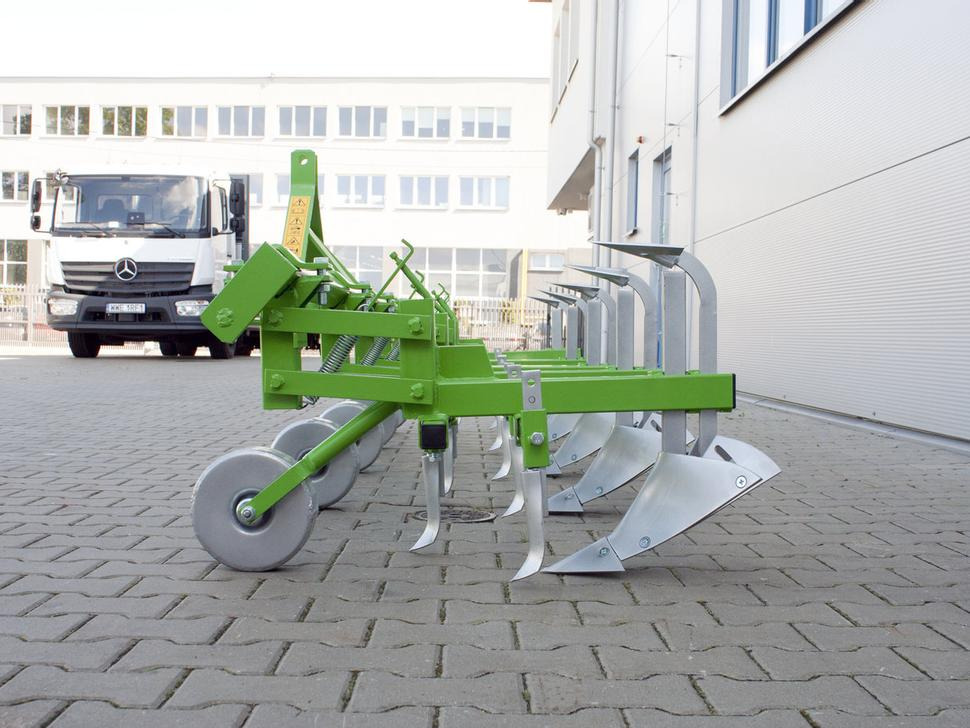 Yeni Toprak işleme makinesi Bomet Jäthacke-Häufler / Hoe ridger / Butteuse / Rincalzatore assolcatore / Полольник-окучник / Obsypnik: fotoğraf 8 Yeni Toprak işleme makinesi Bomet Jäthacke-Häufler / Hoe ridger / Butteuse / Rincalzatore assolcatore / Полольник-окучник / Obsypnik: fotoğraf 8