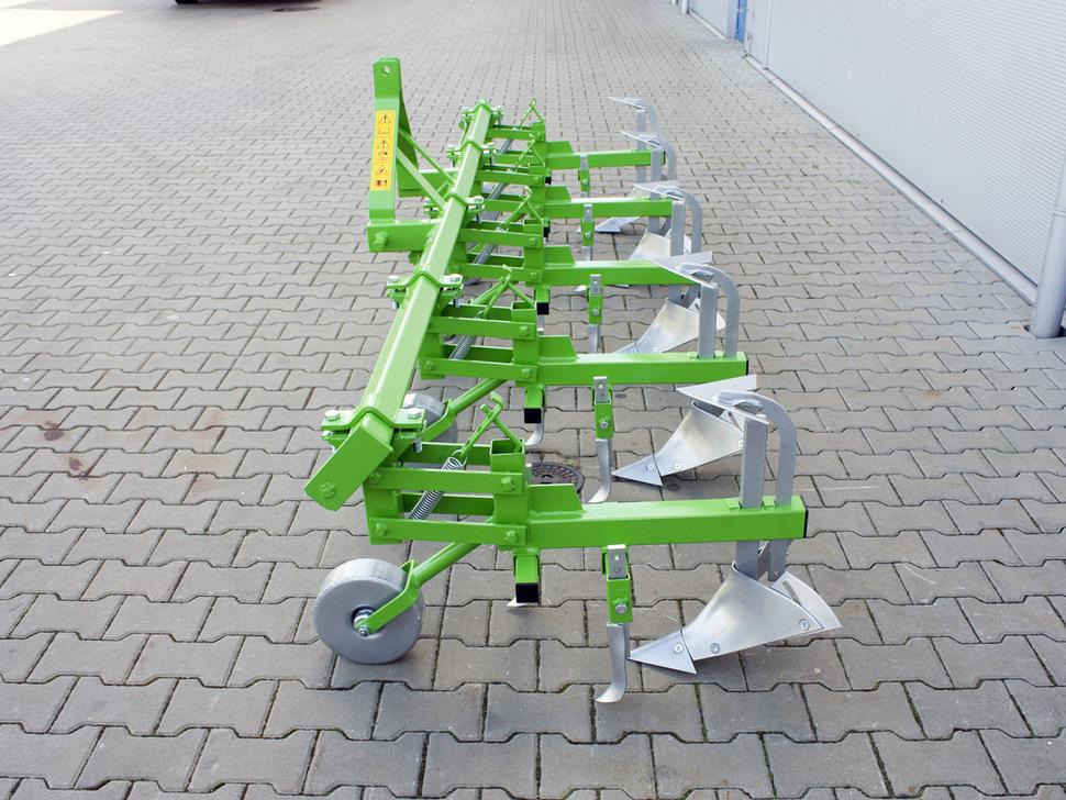 Yeni Toprak işleme makinesi Bomet Jäthacke-Häufler / Hoe ridger / Butteuse / Rincalzatore assolcatore / Полольник-окучник / Obsypnik: fotoğraf 10 Yeni Toprak işleme makinesi Bomet Jäthacke-Häufler / Hoe ridger / Butteuse / Rincalzatore assolcatore / Полольник-окучник / Obsypnik: fotoğraf 10