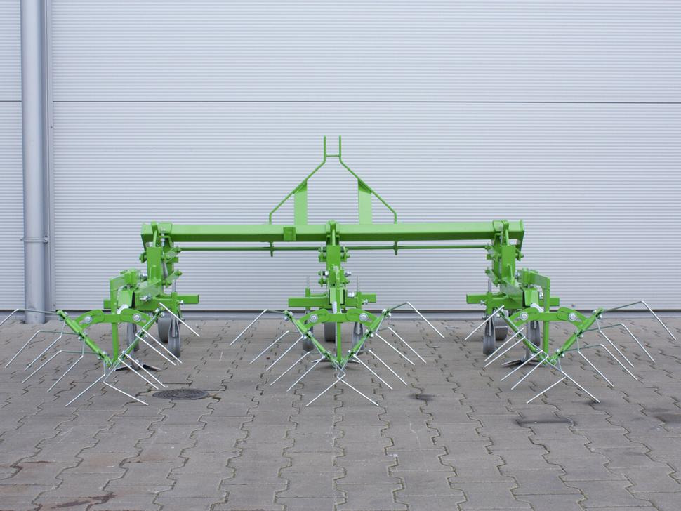 Yeni Toprak işleme makinesi Bomet Jäthacke-Häufler / Hoe ridger / Butteuse / Rincalzatore assolcatore / Полольник-окучник / Obsypnik: fotoğraf 17 Yeni Toprak işleme makinesi Bomet Jäthacke-Häufler / Hoe ridger / Butteuse / Rincalzatore assolcatore / Полольник-окучник / Obsypnik: fotoğraf 17