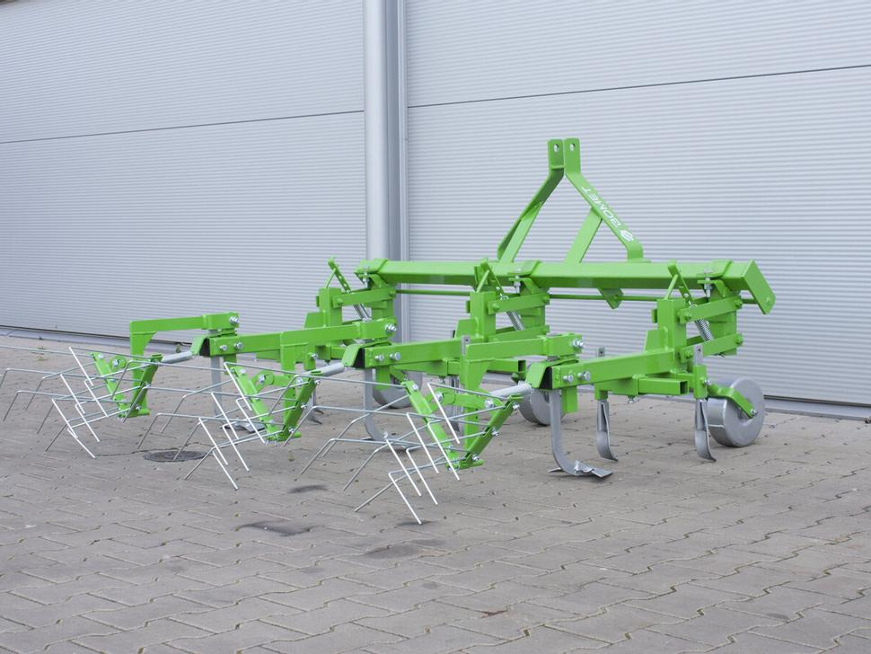 Yeni Toprak işleme makinesi Bomet Jäthacke-Häufler / Hoe ridger / Butteuse / Rincalzatore assolcatore / Полольник-окучник / Obsypnik: fotoğraf 16 Yeni Toprak işleme makinesi Bomet Jäthacke-Häufler / Hoe ridger / Butteuse / Rincalzatore assolcatore / Полольник-окучник / Obsypnik: fotoğraf 16