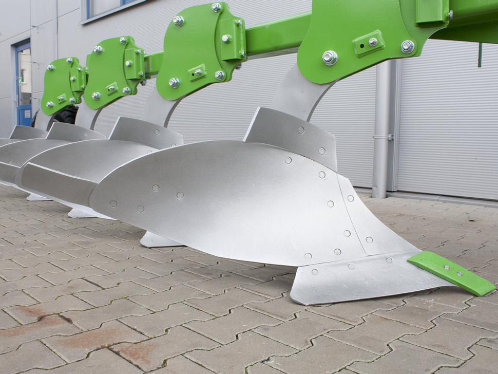 Bomet Pflüge / Single-beam plow / Charrue mono-poutre / Aratro / Плуг / Pług jednobelkowy Libra 3+1 - Pulluk: fotoğraf 4 Bomet Pflüge / Single-beam plow / Charrue mono-poutre / Aratro / Плуг / Pług jednobelkowy Libra 3+1 - Pulluk: fotoğraf 4
