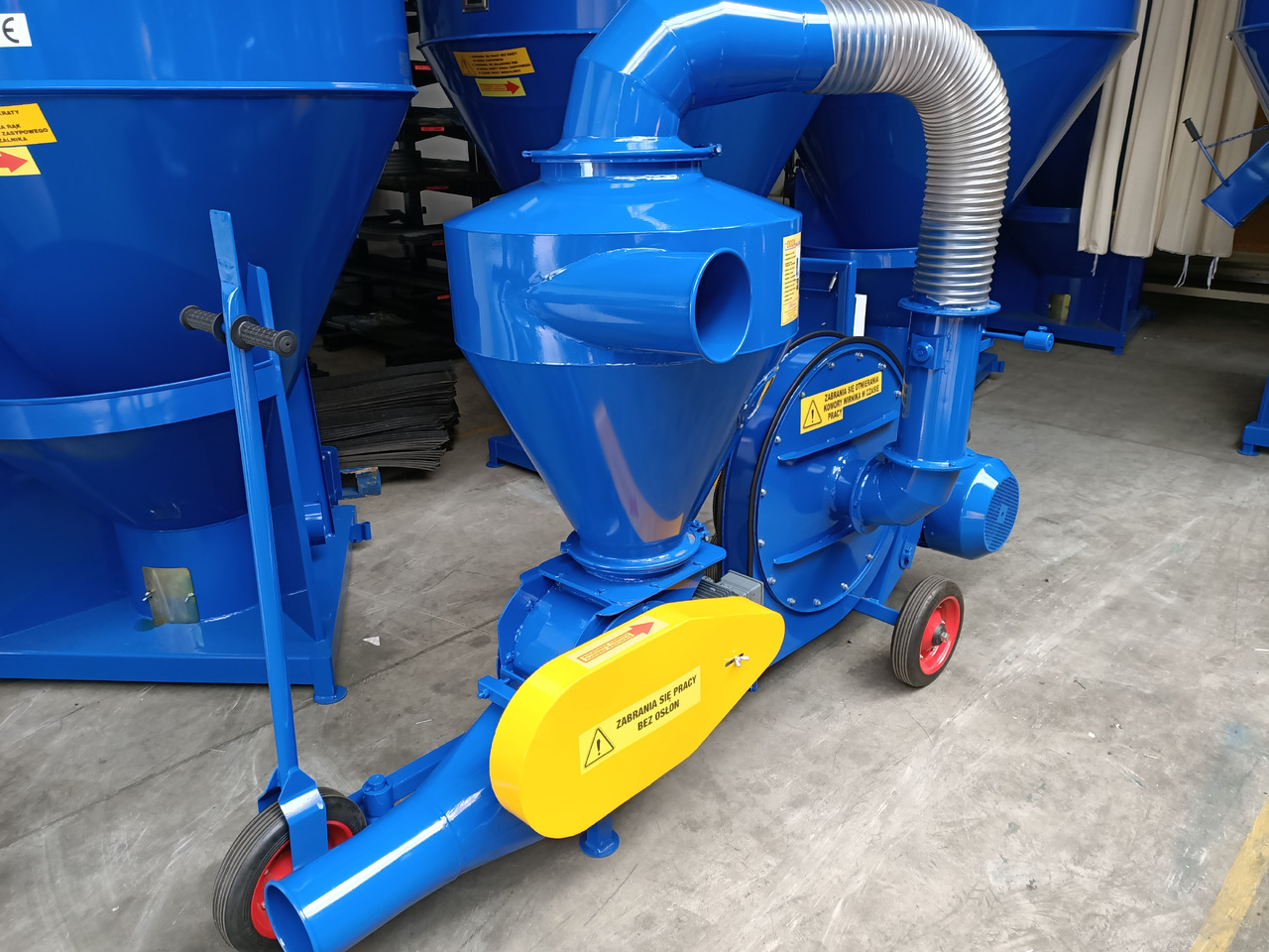 Dozamech Saug-Druckgebläse / Suction and pressure blower / Suceuse à grains / Trasportatore / Пневматический вдуватель / Dmuchawa ssąco-tłocząca T-420 - Konveyör: fotoğraf 1 Dozamech Saug-Druckgebläse / Suction and pressure blower / Suceuse à grains / Trasportatore / Пневматический вдуватель / Dmuchawa ssąco-tłocząca T-420 - Konveyör: fotoğraf 1