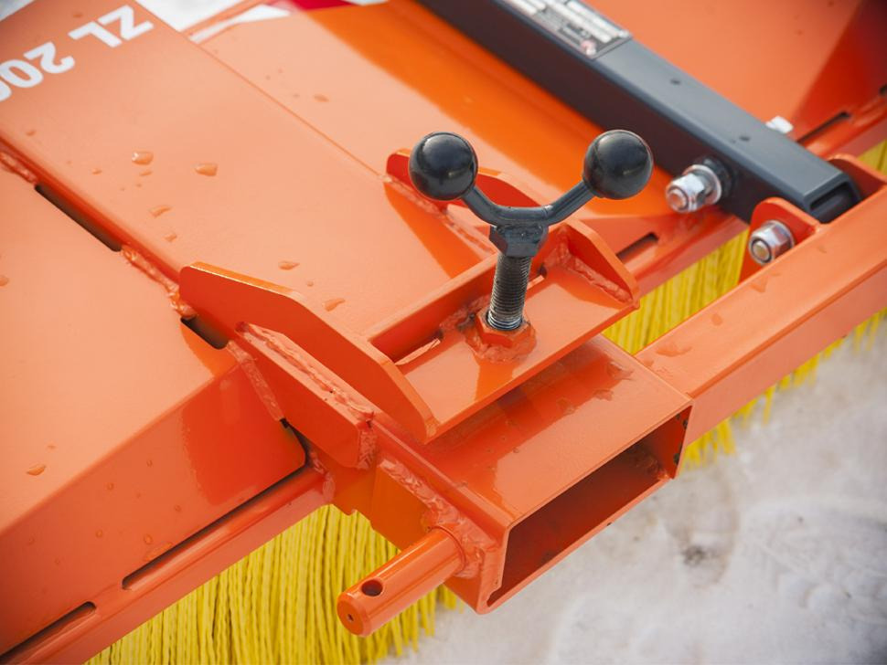 Moderntech Kehrmaschine / Sweeper / Balayeuse / Spazzolatrice / Подметальная машина / Zamiatarka 3 m - Yol süpürme aracı - Yol süpürme fırça: fotoğraf 3 Moderntech Kehrmaschine / Sweeper / Balayeuse / Spazzolatrice / Подметальная машина / Zamiatarka 3 m - Yol süpürme aracı - Yol süpürme fırça: fotoğraf 3