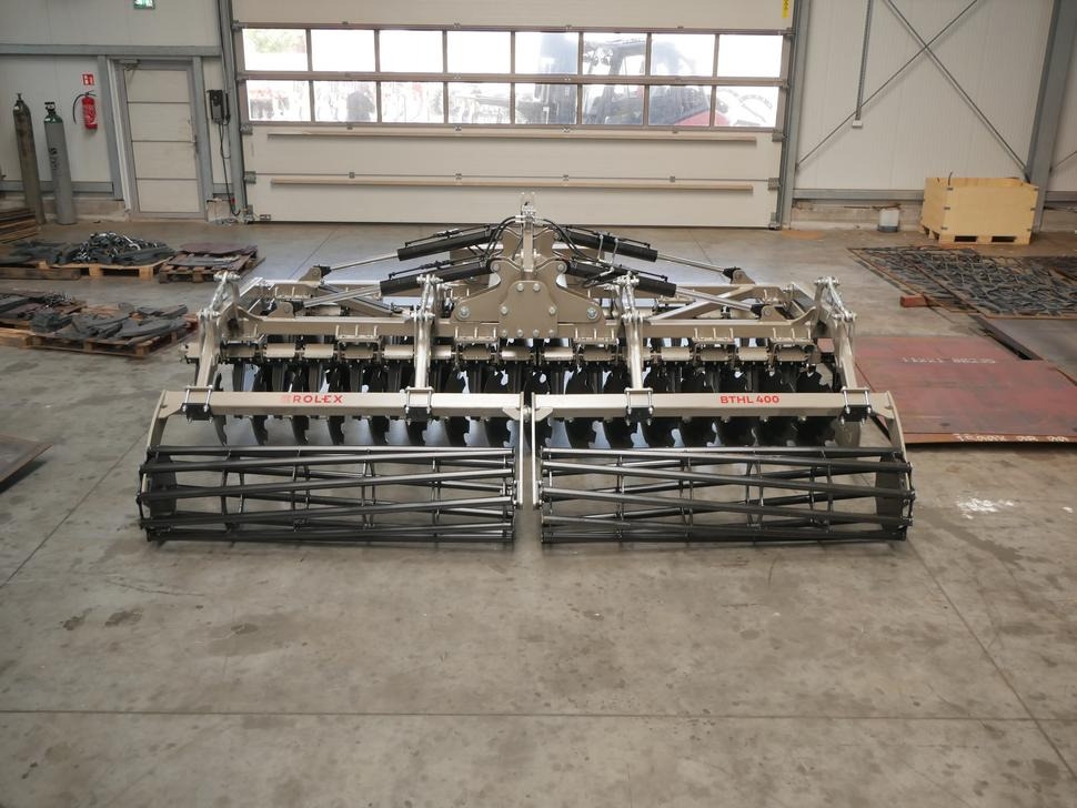 ROLEX Hydraulische Scheibenegge / Hydraulic discs harrow / Dechaumeur à disques / Erpice a dischi / Гидравлическая дисковая борона / Brona talerzowa hydraulicznie składana lekka 4 m - Disk tırmığı: fotoğraf 4 ROLEX Hydraulische Scheibenegge / Hydraulic discs harrow / Dechaumeur à disques / Erpice a dischi / Гидравлическая дисковая борона / Brona talerzowa hydraulicznie składana lekka 4 m - Disk tırmığı: fotoğraf 4