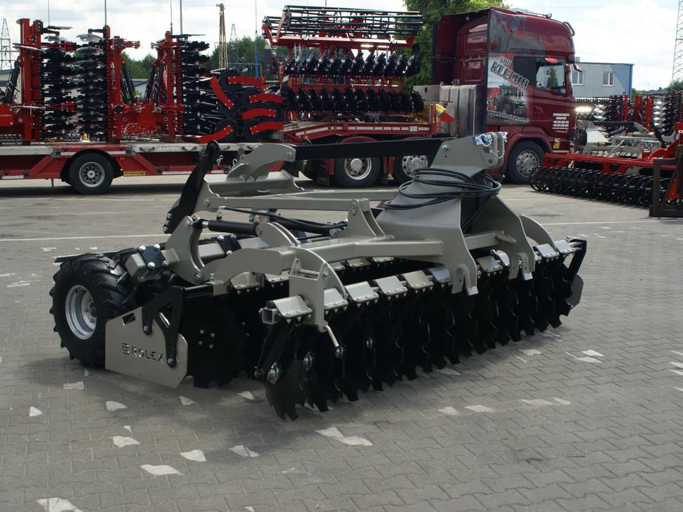ROLEX Scheibenegge / Disc harrow with hydropack and tire roller / Dechaumeur à disques / Erpice a dischi / Дисковая борона с гидропаком и колёсным катком / Agregat talerzowy uprawowy z hydropackiem i - Disk tırmığı: fotoğraf 5 ROLEX Scheibenegge / Disc harrow with hydropack and tire roller / Dechaumeur à disques / Erpice a dischi / Дисковая борона с гидропаком и колёсным катком / Agregat talerzowy uprawowy z hydropackiem i - Disk tırmığı: fotoğraf 5