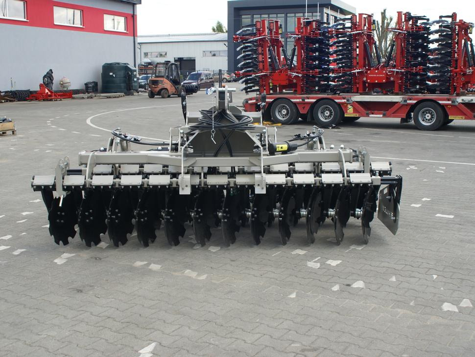 ROLEX Scheibenegge / Disc harrow with hydropack and tire roller / Dechaumeur à disques / Erpice a dischi / Дисковая борона с гидропаком и колёсным катком / Agregat talerzowy uprawowy z hydropackiem i - Disk tırmığı: fotoğraf 3 ROLEX Scheibenegge / Disc harrow with hydropack and tire roller / Dechaumeur à disques / Erpice a dischi / Дисковая борона с гидропаком и колёсным катком / Agregat talerzowy uprawowy z hydropackiem i - Disk tırmığı: fotoğraf 3