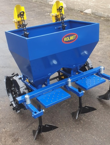 ROLMET Kartoffelpflanzmaschine / Potato planter / Planteuse de pomme de terre / Piantapatate / Sadzarka ziemniaków - Patates ekim makinası: fotoğraf 1 ROLMET Kartoffelpflanzmaschine / Potato planter / Planteuse de pomme de terre / Piantapatate / Sadzarka ziemniaków - Patates ekim makinası: fotoğraf 1
