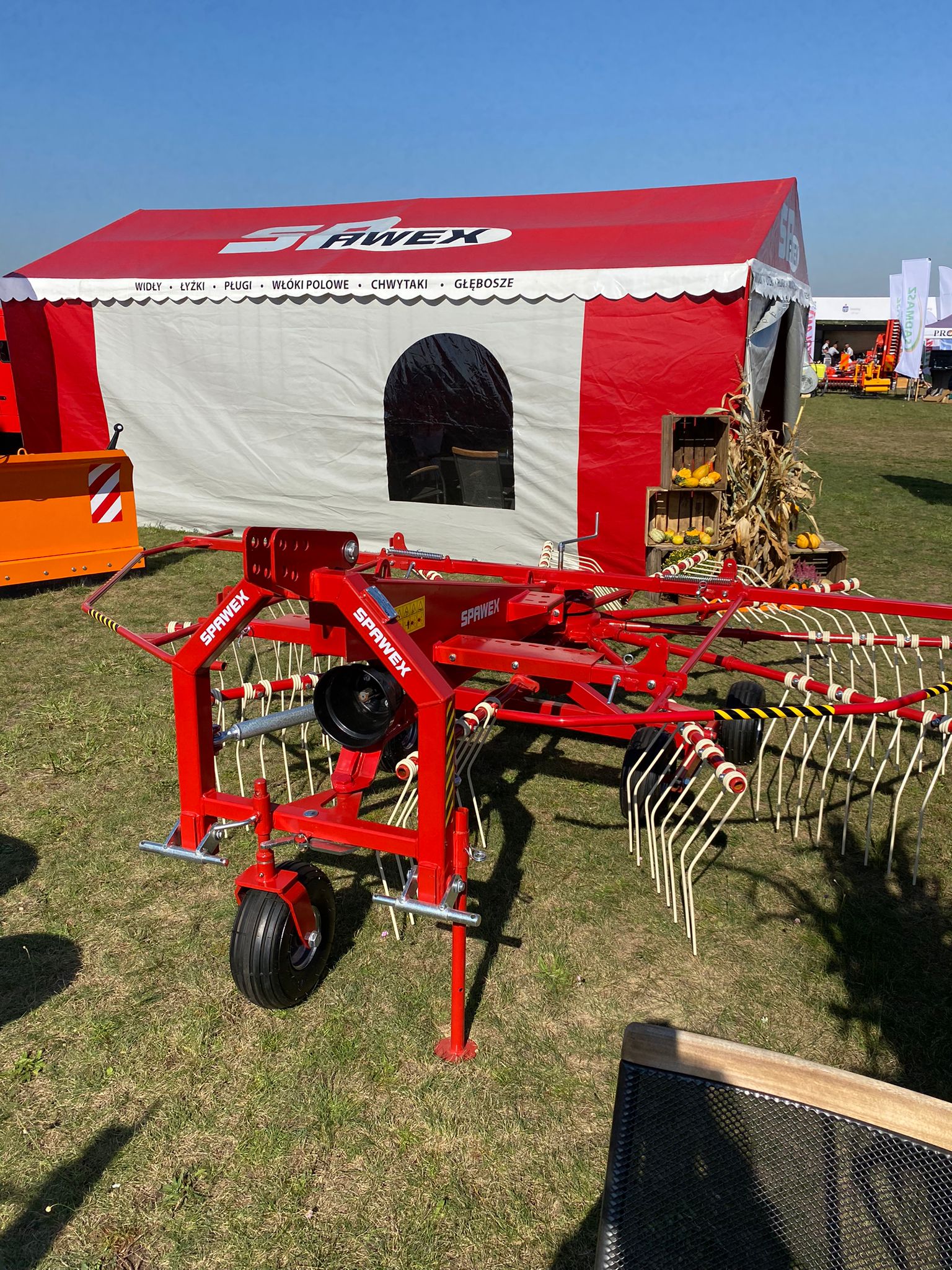 Spawex Kreiselschwader / Rake / Andaineur / Rastrillo / Rastrello / Zgrabiarka 4,5 m - Ot toplama tırmığı: fotoğraf 3 Spawex Kreiselschwader / Rake / Andaineur / Rastrillo / Rastrello / Zgrabiarka 4,5 m - Ot toplama tırmığı: fotoğraf 3
