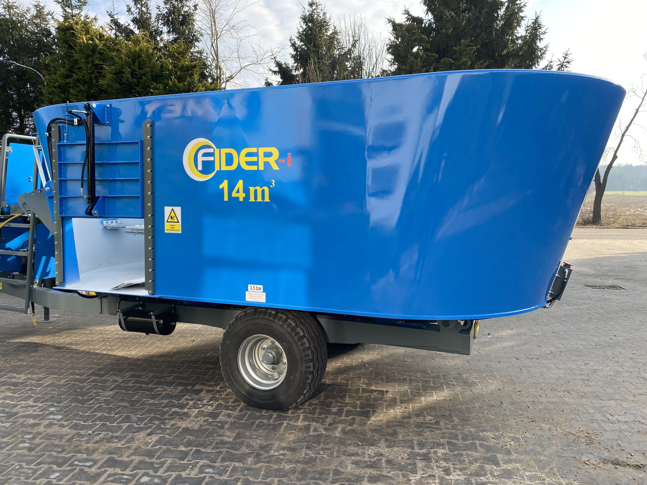 ZAMET Futtermischwagen / Feed mixer / Melangeuse / Carro miscelatore / Vagoneta 2 sinfines / Кормораздатчик 2 шнека / Wóz paszowy 14 m3 - Yem mikseri: fotoğraf 3 ZAMET Futtermischwagen / Feed mixer / Melangeuse / Carro miscelatore / Vagoneta 2 sinfines / Кормораздатчик 2 шнека / Wóz paszowy 14 m3 - Yem mikseri: fotoğraf 3