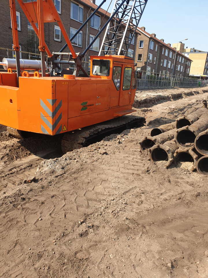 Hitachi KH-100 - Paletli vinç: fotoğraf 4 Hitachi KH-100 - Paletli vinç: fotoğraf 4