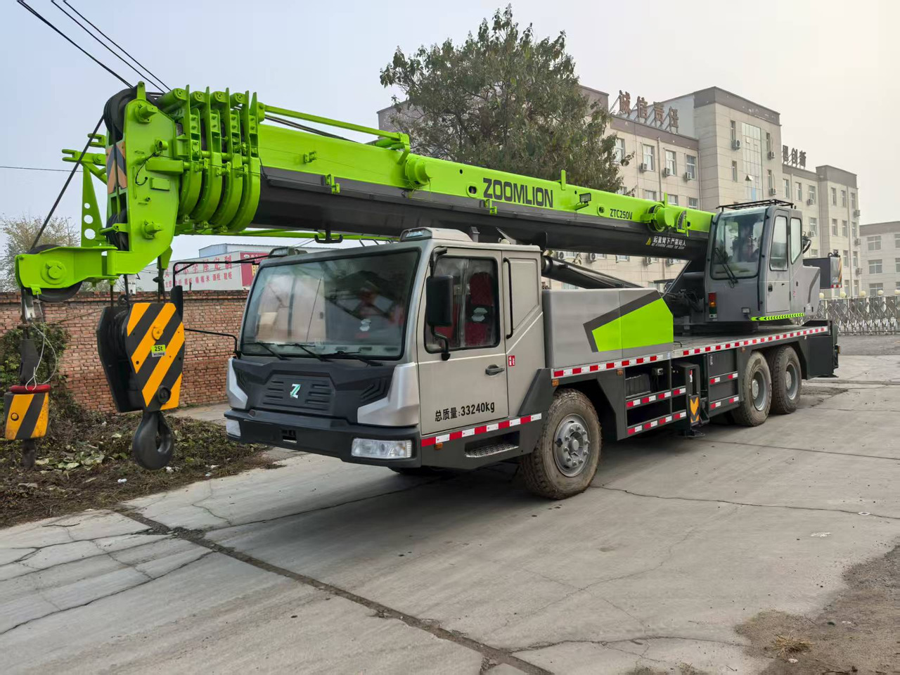 ZOOMLION ZTC250V - Mobil vinç: fotoğraf 1 ZOOMLION ZTC250V - Mobil vinç: fotoğraf 1