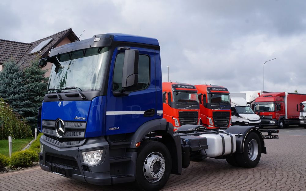 Mercedes-Benz ANTOS 1824 ACTROS EURO 6 RAMA DO ZABUDOWY ROZSTAW OSI 3.80M ANTOS 1830 1827 - Şasi kamyon: fotoğraf 1 Mercedes-Benz ANTOS 1824 ACTROS EURO 6 RAMA DO ZABUDOWY ROZSTAW OSI 3.80M ANTOS 1830 1827 - Şasi kamyon: fotoğraf 1