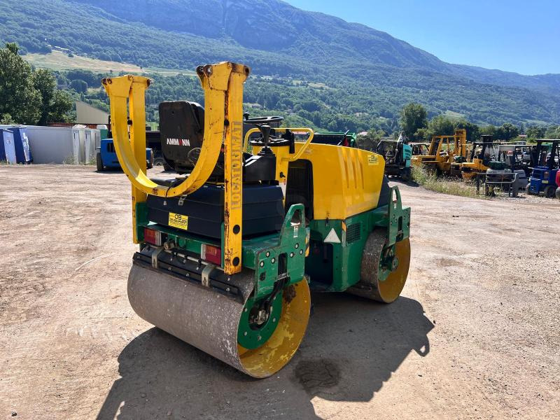 Ammann AV26-2 COMPACTEUR ROULEAU TANDEM VIBRANT ARTICULÉ - Yol silindiri: fotoğraf 5 Ammann AV26-2 COMPACTEUR ROULEAU TANDEM VIBRANT ARTICULÉ - Yol silindiri: fotoğraf 5