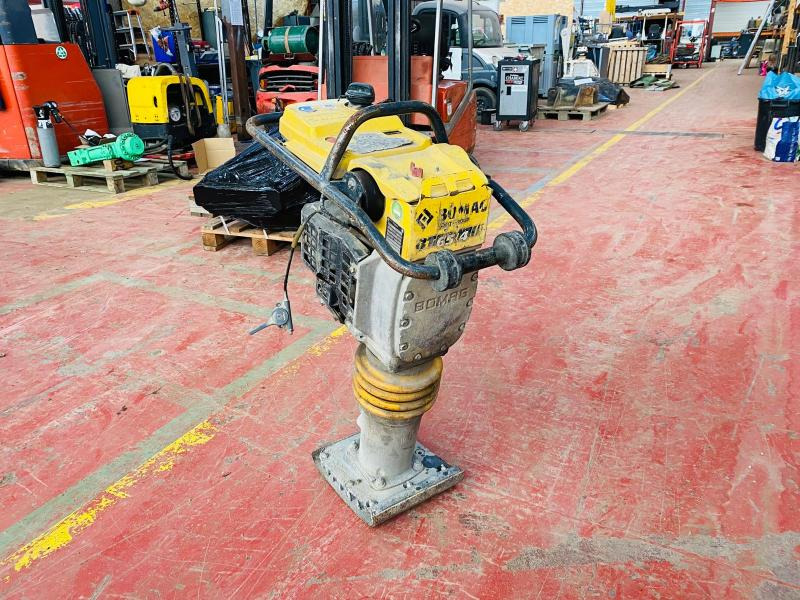 BOMAG Pilonneuse BT65/4 - Vibrasyonlu tokmak: fotoğraf 1 BOMAG Pilonneuse BT65/4 - Vibrasyonlu tokmak: fotoğraf 1
