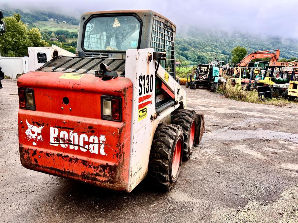 Bobcat S130 Chargeuse Compact - Mini yükleyici: fotoğraf 4 Bobcat S130 Chargeuse Compact - Mini yükleyici: fotoğraf 4