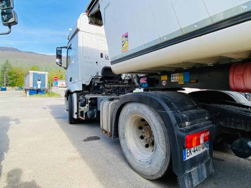 MERCEDES Tracteur routier ACTROS 1851 4X2 avec KIT HYDRAULIQUE - Çekici: fotoğraf 4 MERCEDES Tracteur routier ACTROS 1851 4X2 avec KIT HYDRAULIQUE - Çekici: fotoğraf 4