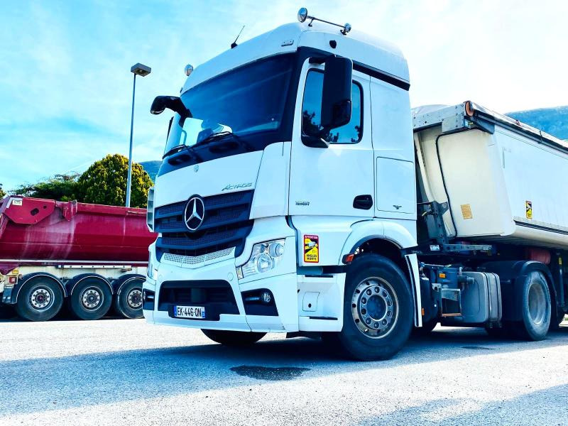 MERCEDES Tracteur routier ACTROS 1851 4X2 avec KIT HYDRAULIQUE - Çekici: fotoğraf 1 MERCEDES Tracteur routier ACTROS 1851 4X2 avec KIT HYDRAULIQUE - Çekici: fotoğraf 1