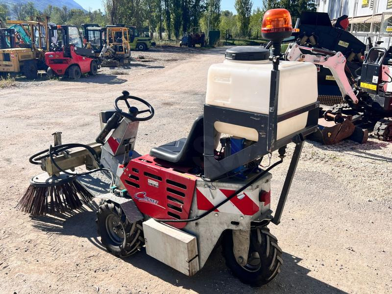 Cochet Balayeuse de désherbage automotrice Gecko (NET DE TVA) - Yer süpürme makinası: fotoğraf 3 Cochet Balayeuse de désherbage automotrice Gecko (NET DE TVA) - Yer süpürme makinası: fotoğraf 3