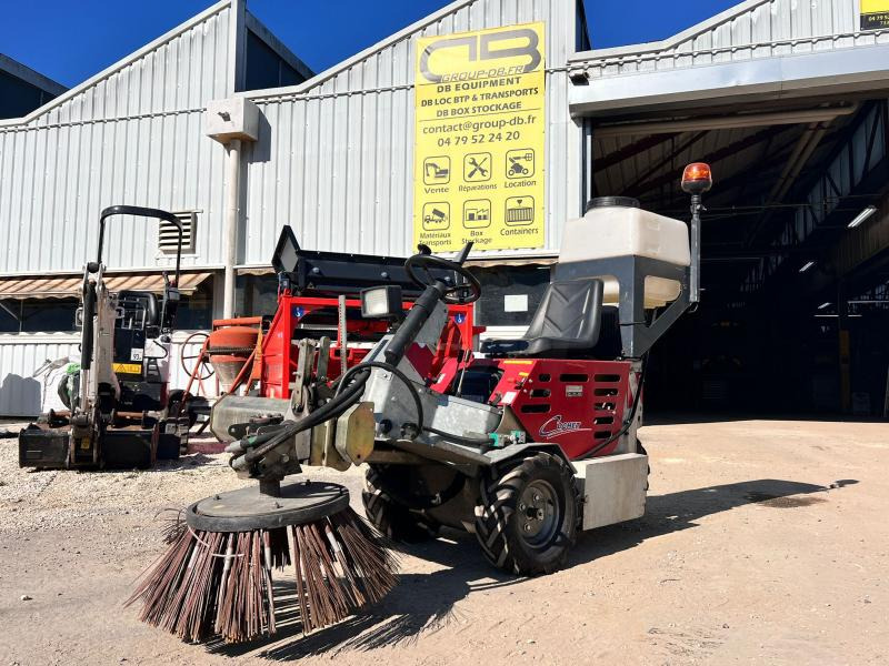 Cochet Balayeuse de désherbage automotrice Gecko (NET DE TVA) - Yer süpürme makinası: fotoğraf 1 Cochet Balayeuse de désherbage automotrice Gecko (NET DE TVA) - Yer süpürme makinası: fotoğraf 1