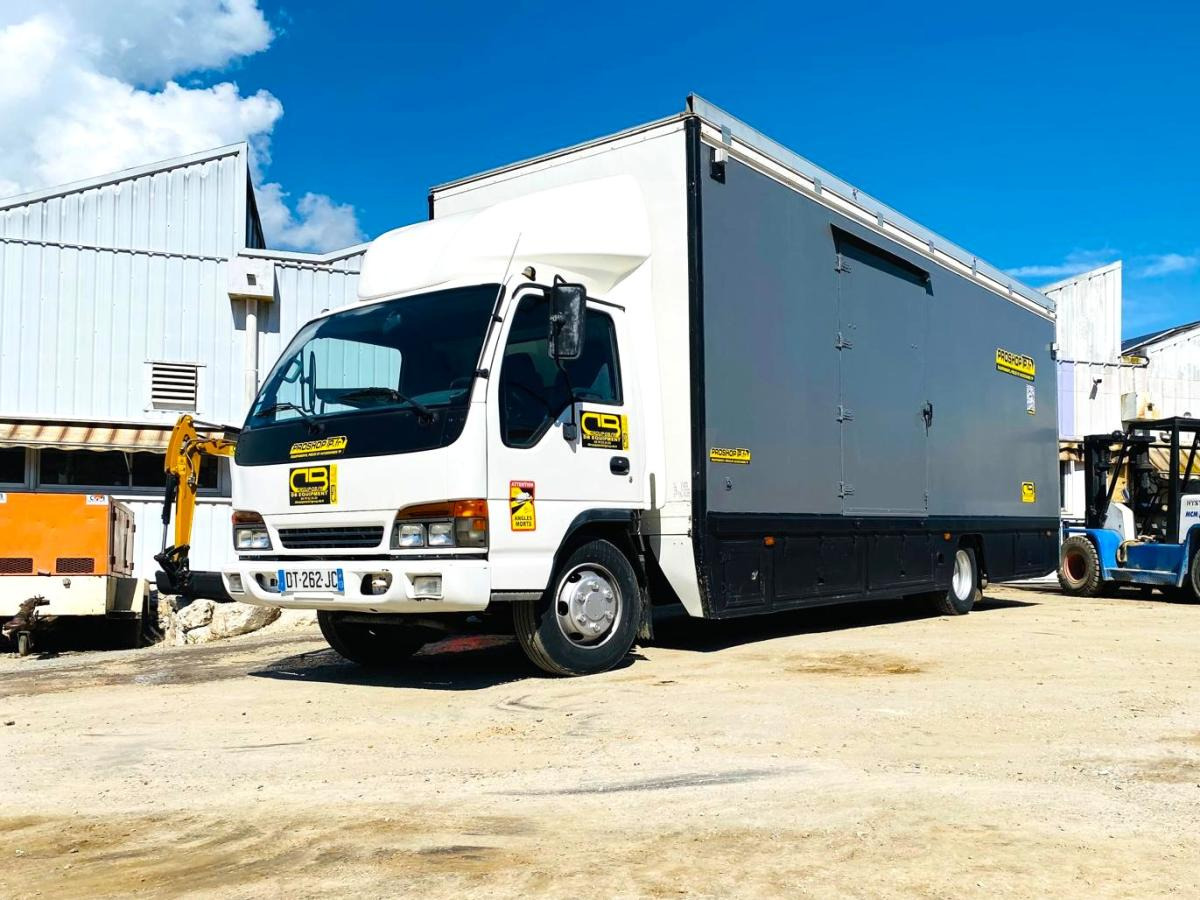 ISUZU Camion SÉRIE N AVEC 2 STRUCTURES CHAPITEAUX - Kapalı kasa kamyon: fotoğraf 1 ISUZU Camion SÉRIE N AVEC 2 STRUCTURES CHAPITEAUX - Kapalı kasa kamyon: fotoğraf 1