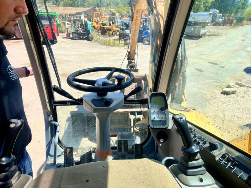 Tekerlekli ekskavatör New Holland MH 2.6 PELLE A PNEUS 10T: fotoğraf 13