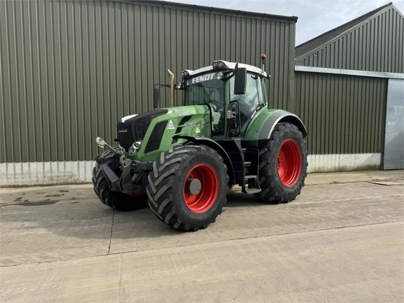 Fendt 828 ECR Vario Profi Plus **Video Below** - Traktör: fotoğraf 1 Fendt 828 ECR Vario Profi Plus **Video Below** - Traktör: fotoğraf 1