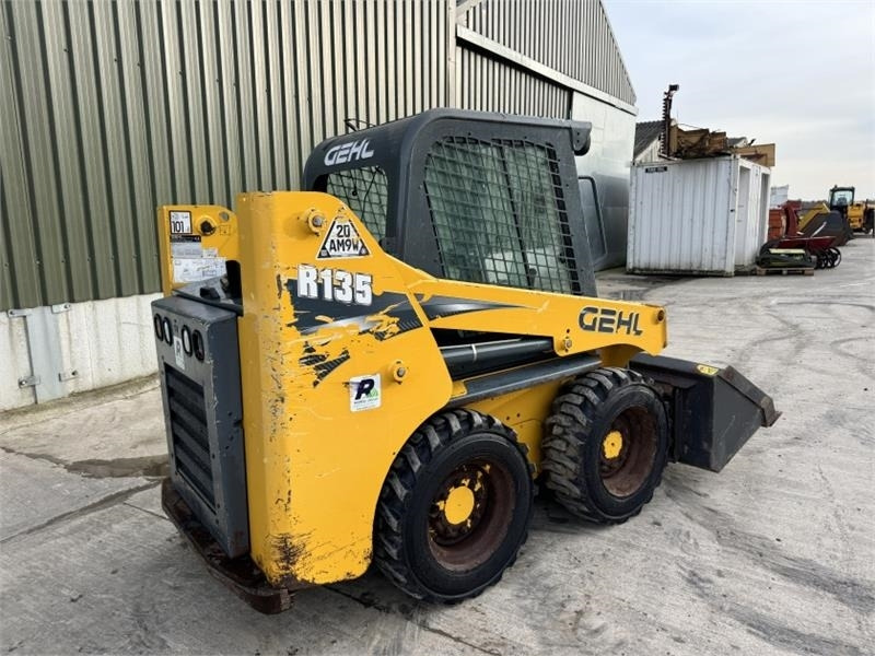Gehl R135 Skid Steer - Mini yükleyici: fotoğraf 4 Gehl R135 Skid Steer - Mini yükleyici: fotoğraf 4