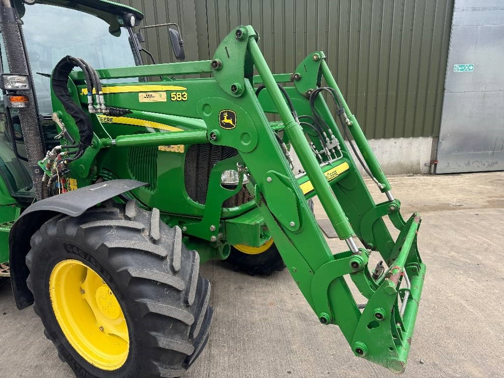 Traktör John Deere 5100 R: fotoğraf 14