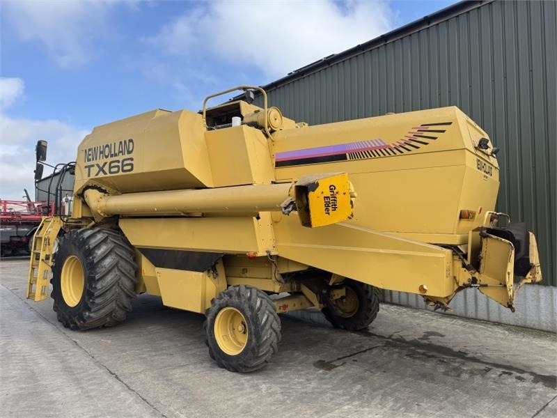 New Holland TX66 Combine Harvester c/w 20ft Header - Hasat makinesi aksesuarları: fotoğraf 2 New Holland TX66 Combine Harvester c/w 20ft Header - Hasat makinesi aksesuarları: fotoğraf 2