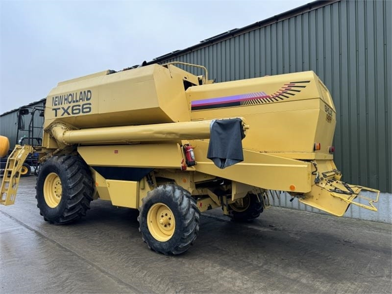 New Holland TX66 c/w 20ft Header - Hasat makinesi aksesuarları: fotoğraf 4 New Holland TX66 c/w 20ft Header - Hasat makinesi aksesuarları: fotoğraf 4