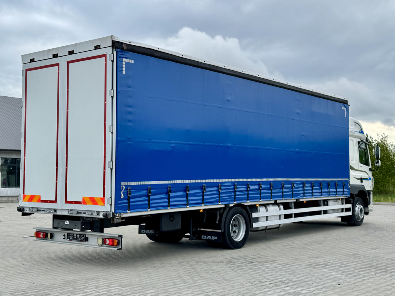 DAF CF 320 / FIRANKA / 24 EUROPALETY / SYPIALKA / AUTOMAT / KLIMA POSTOJOWA / 2017 ROK - Tenteli kamyon: fotoğraf 3 DAF CF 320 / FIRANKA / 24 EUROPALETY / SYPIALKA / AUTOMAT / KLIMA POSTOJOWA / 2017 ROK - Tenteli kamyon: fotoğraf 3