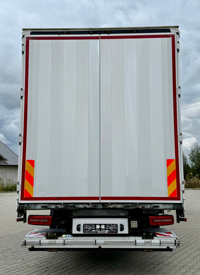 MAN MAN TGM 18.320 ROK PRODUKCJI 2020 NUMER VIN WMAN18ZZ6LY407218 PRZEBIEG 590 TYŚ KM ABS KLIMATYZACJA EL.SZYBY EL.LUSTERKA WIELOFUNKCYJNA KIEROWNICA LODÓWKA KABINA SYPIALNA DWA ŁÓŻKA OGRZEWANIE POSTOJO - Tenteli kamyon: fotoğraf 4 MAN MAN TGM 18.320 ROK PRODUKCJI 2020 NUMER VIN WMAN18ZZ6LY407218 PRZEBIEG 590 TYŚ KM ABS KLIMATYZACJA EL.SZYBY EL.LUSTERKA WIELOFUNKCYJNA KIEROWNICA LODÓWKA KABINA SYPIALNA DWA ŁÓŻKA OGRZEWANIE POSTOJO - Tenteli kamyon: fotoğraf 4