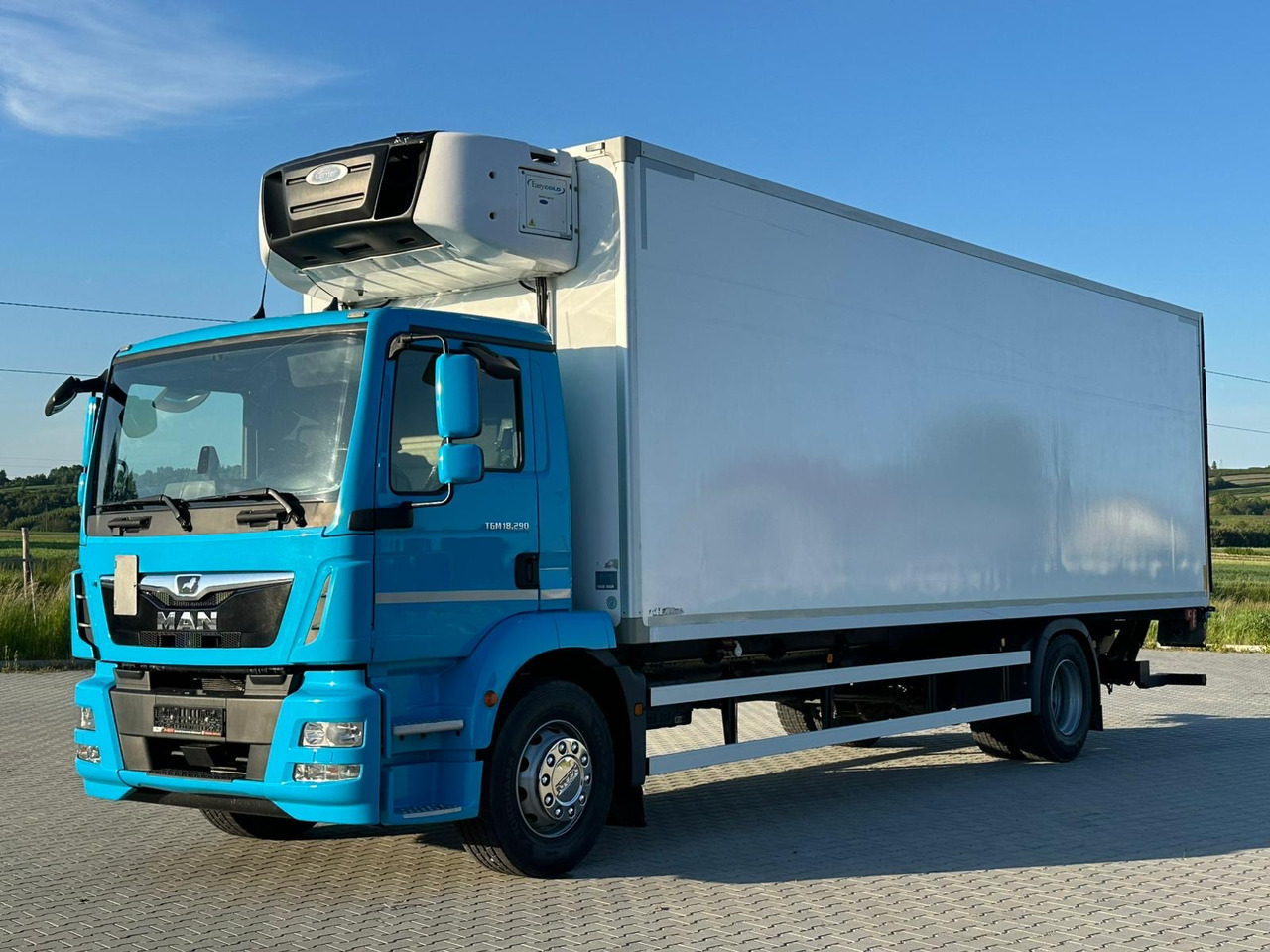 MAN TGM 18.290 / CHŁODNIA / WINDA / 20 EUROPALET / 8.2 M DŁUGOŚCI / 2018 ROK / 410 TYS KM - Refrijeratör kamyon: fotoğraf 2 MAN TGM 18.290 / CHŁODNIA / WINDA / 20 EUROPALET / 8.2 M DŁUGOŚCI / 2018 ROK / 410 TYS KM - Refrijeratör kamyon: fotoğraf 2