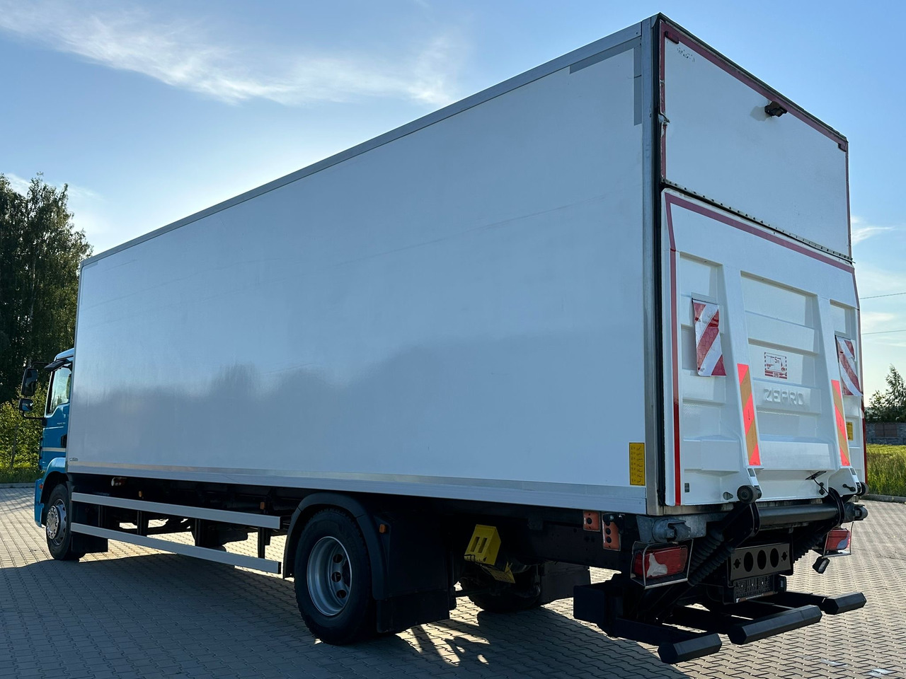 MAN TGM 18.290 / CHŁODNIA / WINDA / 20 EUROPALET / 8.2 M DŁUGOŚCI / 2018 ROK / 410 TYS KM - Refrijeratör kamyon: fotoğraf 3 MAN TGM 18.290 / CHŁODNIA / WINDA / 20 EUROPALET / 8.2 M DŁUGOŚCI / 2018 ROK / 410 TYS KM - Refrijeratör kamyon: fotoğraf 3