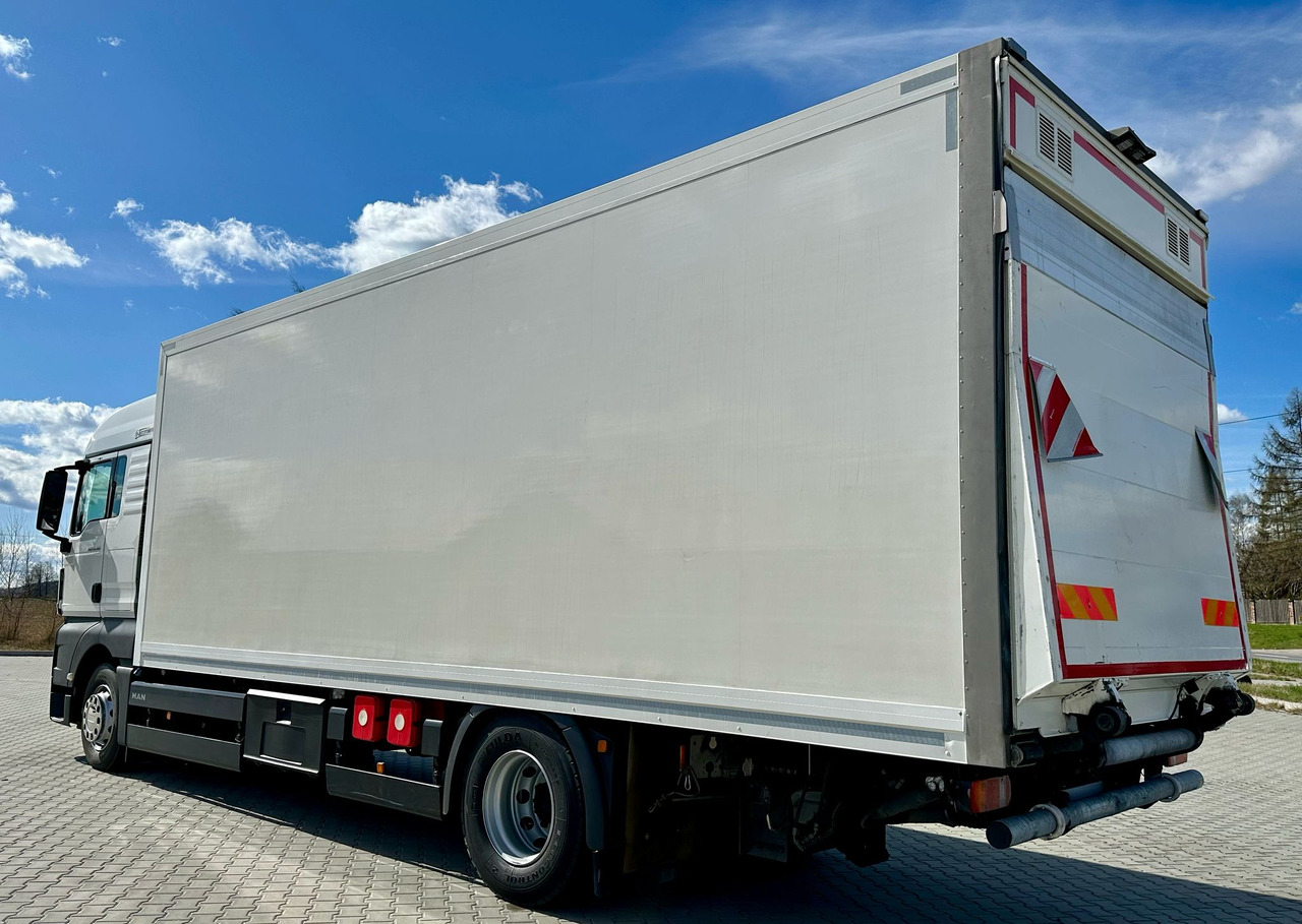MAN TGX 18.360 / CHŁODNIA / WINDA / AUTOMAT / 19 EUROPALET / THERMO KING / SYPIALKA / SPROWADZONY - Refrijeratör kamyon: fotoğraf 3 MAN TGX 18.360 / CHŁODNIA / WINDA / AUTOMAT / 19 EUROPALET / THERMO KING / SYPIALKA / SPROWADZONY - Refrijeratör kamyon: fotoğraf 3