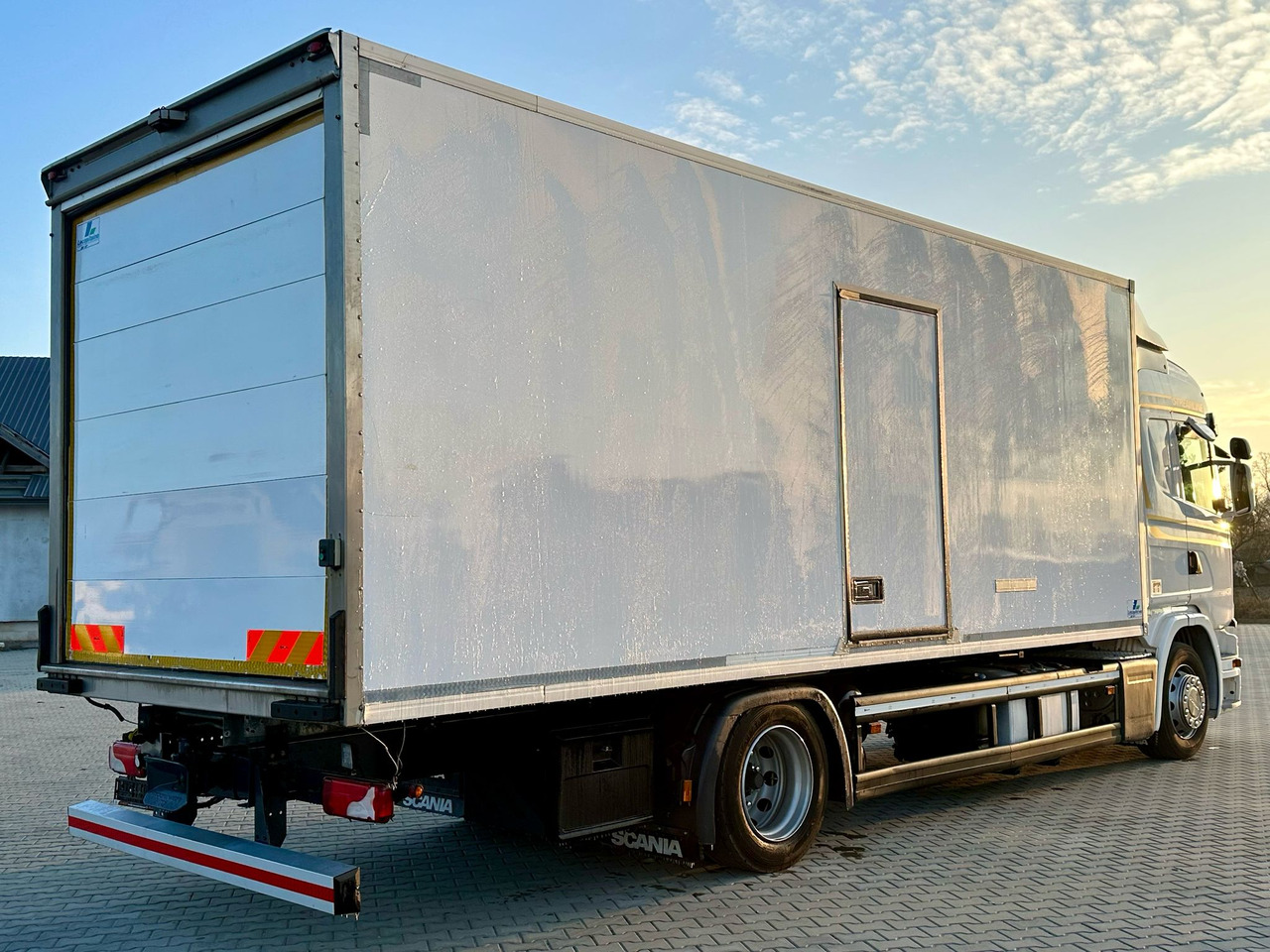 SCANIA G360 / IZOTERMA / 6.8 M DŁUGOŚCI / AUTOMAT / CAŁA NA PODUSZKACH / KLIMA POSTOJOWA / ELEKTRYCZNA ROLETA TYŁ / SYPIALKA - Izotermik kamyon: fotoğraf 3 SCANIA G360 / IZOTERMA / 6.8 M DŁUGOŚCI / AUTOMAT / CAŁA NA PODUSZKACH / KLIMA POSTOJOWA / ELEKTRYCZNA ROLETA TYŁ / SYPIALKA - Izotermik kamyon: fotoğraf 3