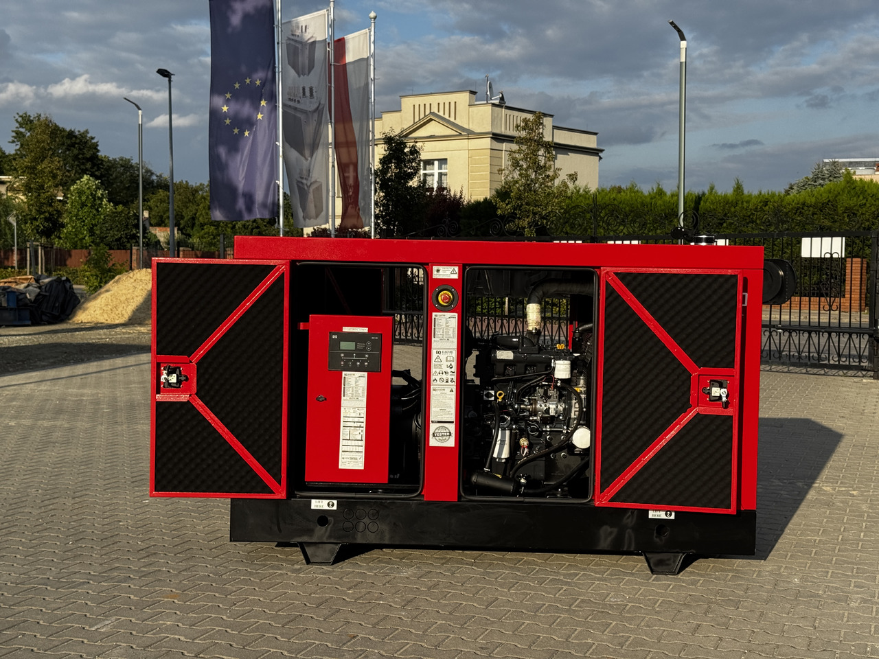 IVECO 45 kVA / 36 kW - Elektrikli jeneratör: fotoğraf 5 IVECO 45 kVA / 36 kW - Elektrikli jeneratör: fotoğraf 5