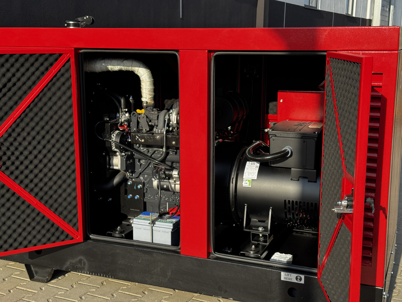 IVECO 50 kVA / 40 kW - Elektrikli jeneratör: fotoğraf 5 IVECO 50 kVA / 40 kW - Elektrikli jeneratör: fotoğraf 5