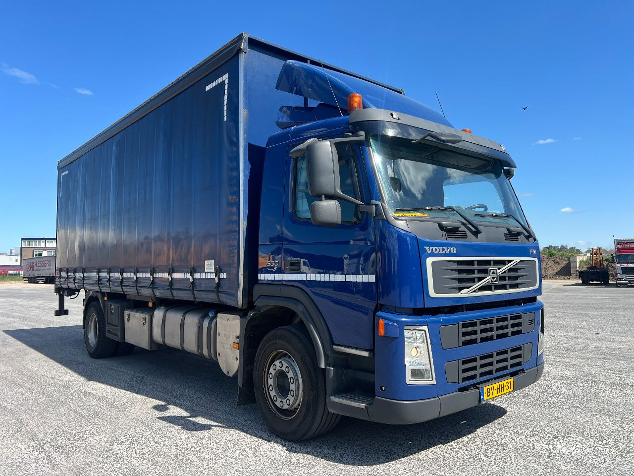 Volvo FM 9.300 Bordwanden, Euro 5 - Tenteli kamyon: fotoğraf 2 Volvo FM 9.300 Bordwanden, Euro 5 - Tenteli kamyon: fotoğraf 2