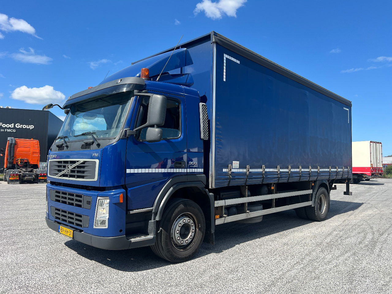 Volvo FM 9.300 Bordwanden, Euro 5 - Tenteli kamyon: fotoğraf 1 Volvo FM 9.300 Bordwanden, Euro 5 - Tenteli kamyon: fotoğraf 1