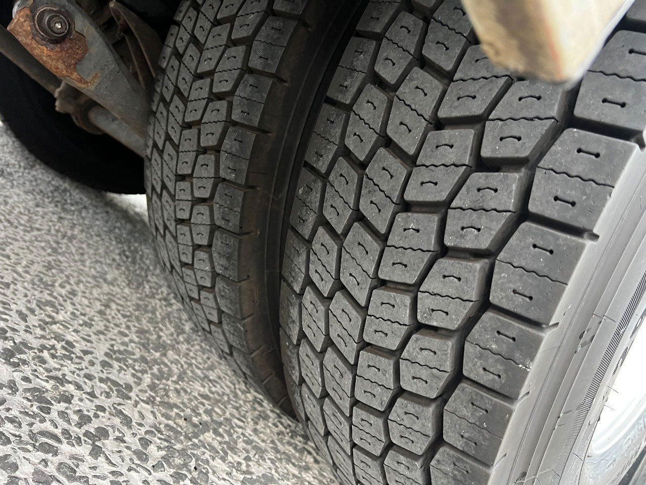 Volvo FM 9.300 Globe 6x2, Euro 5 - Kapalı kasa kamyon: fotoğraf 5 Volvo FM 9.300 Globe 6x2, Euro 5 - Kapalı kasa kamyon: fotoğraf 5