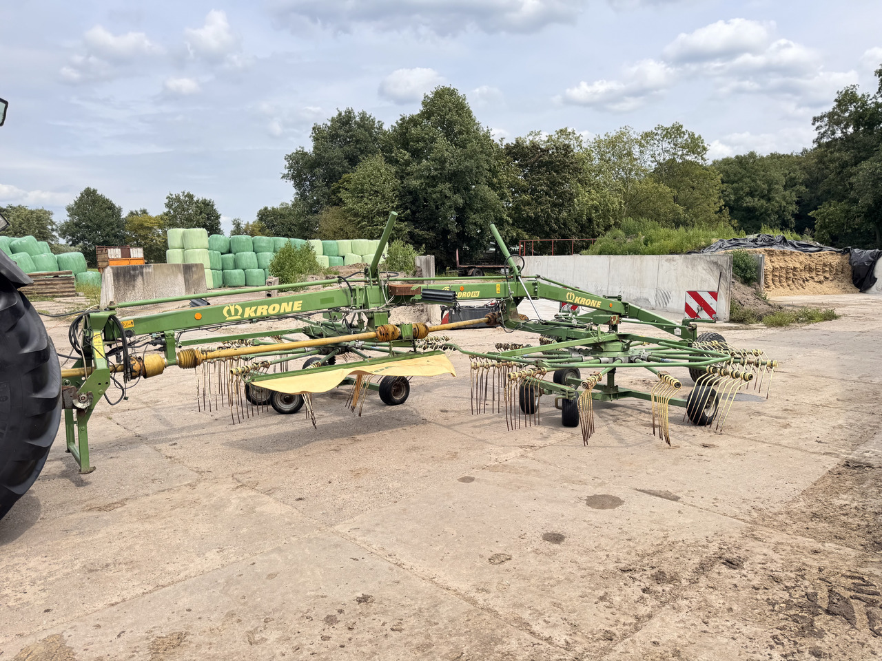 KRONE Swadro 810 - Ot toplama tırmığı: fotoğraf 5 KRONE Swadro 810 - Ot toplama tırmığı: fotoğraf 5