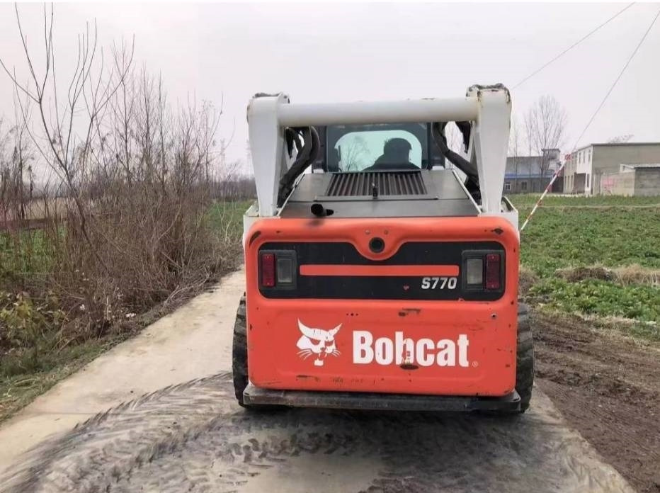 Bobcat S 770 - Mini yükleyici: fotoğraf 4 Bobcat S 770 - Mini yükleyici: fotoğraf 4