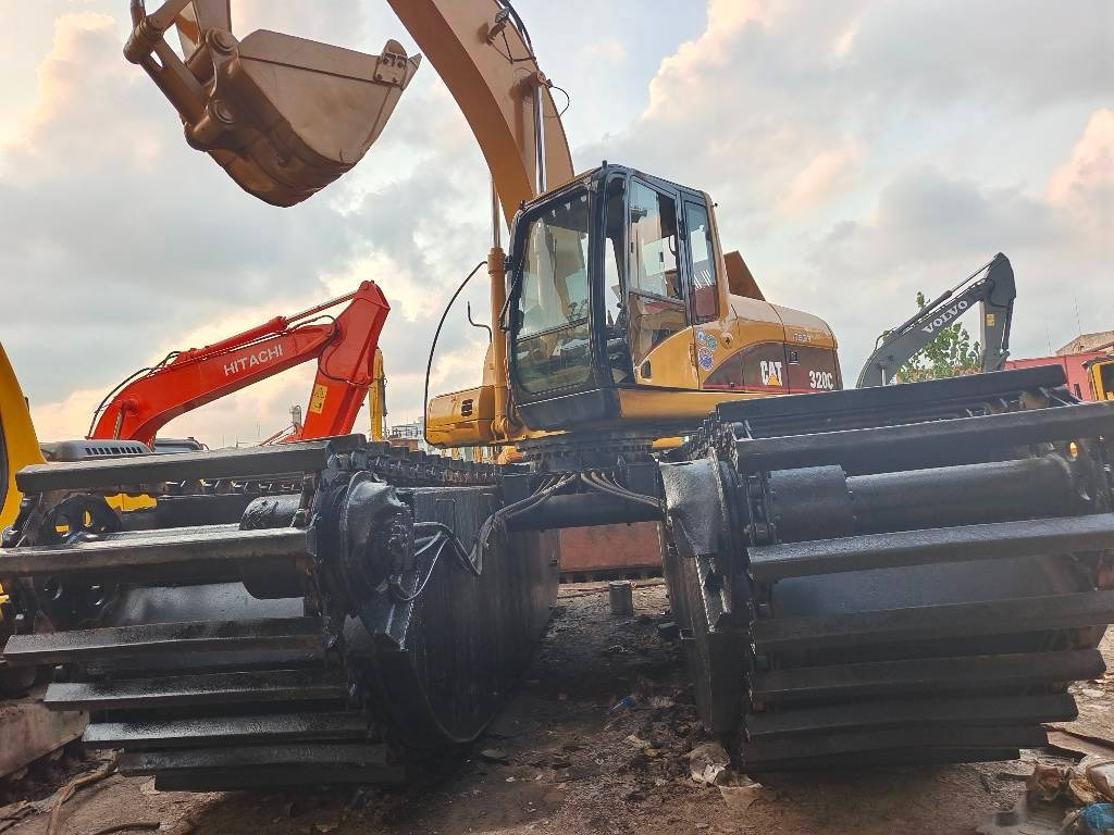 CAT 320 C - Amfibi ekskavatör: fotoğraf 5 CAT 320 C - Amfibi ekskavatör: fotoğraf 5