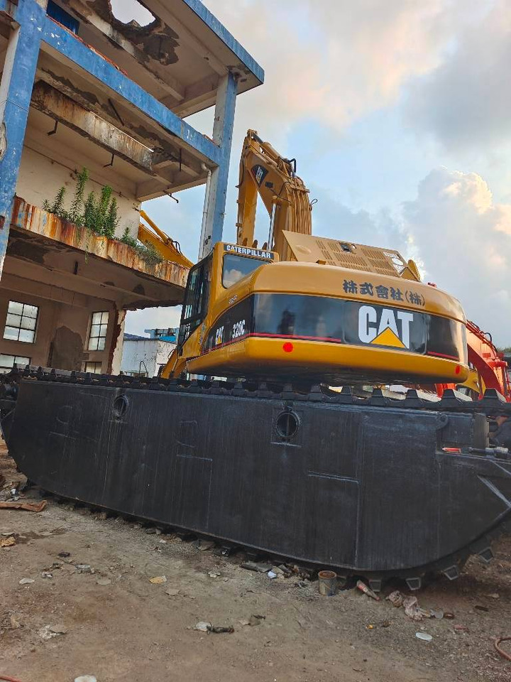CAT 320 C - Amfibi ekskavatör: fotoğraf 3 CAT 320 C - Amfibi ekskavatör: fotoğraf 3