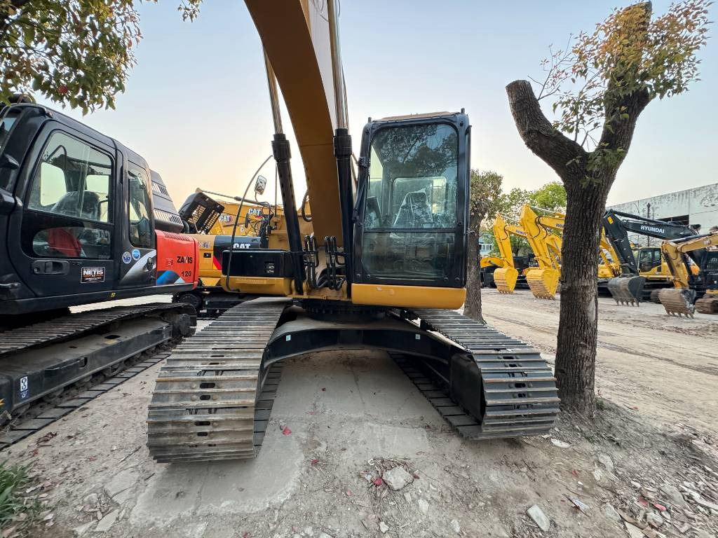 CAT 320D2L - Paletli ekskavatör: fotoğraf 4 CAT 320D2L - Paletli ekskavatör: fotoğraf 4