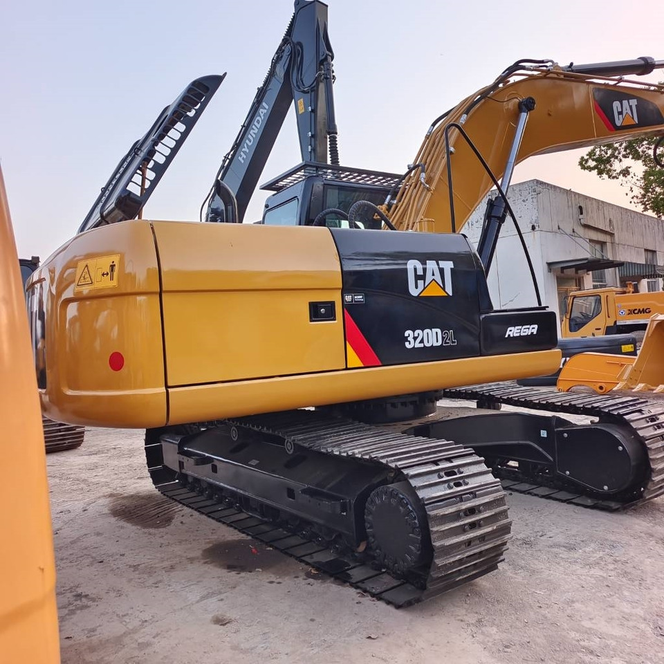 CAT 320D2L - Paletli ekskavatör: fotoğraf 3 CAT 320D2L - Paletli ekskavatör: fotoğraf 3