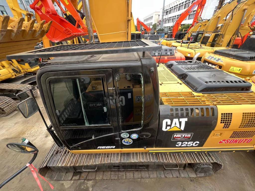 CAT 325 C - Paletli ekskavatör: fotoğraf 4 CAT 325 C - Paletli ekskavatör: fotoğraf 4