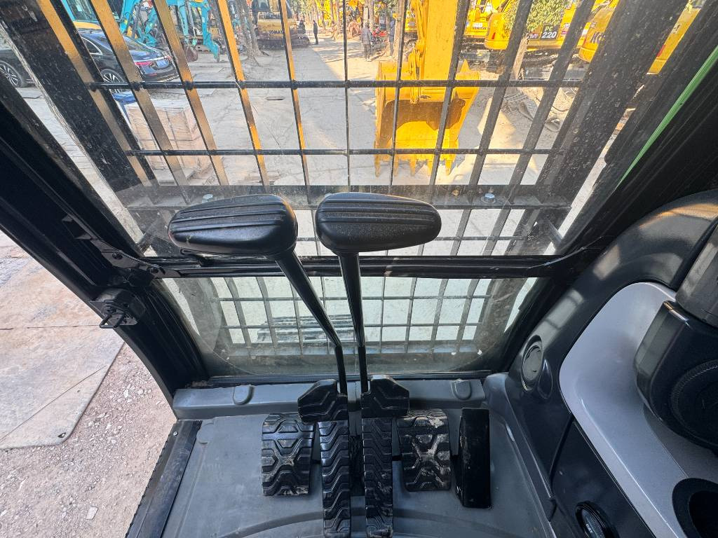 CAT 330D2L - Paletli ekskavatör: fotoğraf 5 CAT 330D2L - Paletli ekskavatör: fotoğraf 5