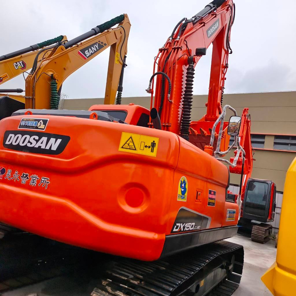 Doosan DX 150 LC - Paletli ekskavatör: fotoğraf 1 Doosan DX 150 LC - Paletli ekskavatör: fotoğraf 1